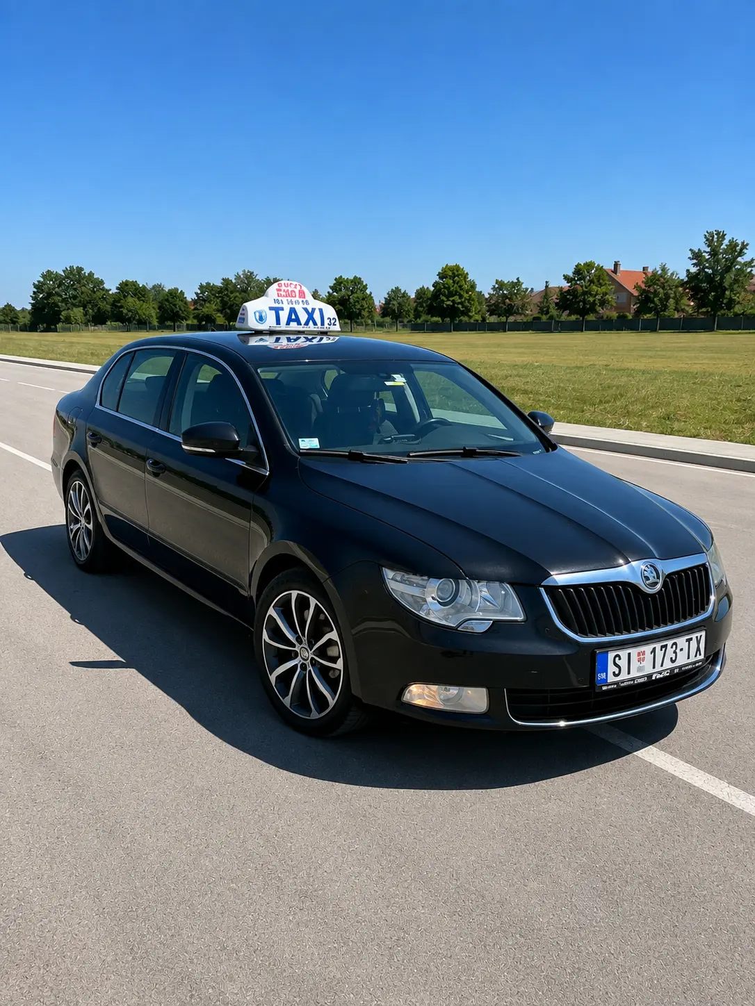 Škoda Superb taxi vozilo Taxi Šid Buco spremno za polazak
