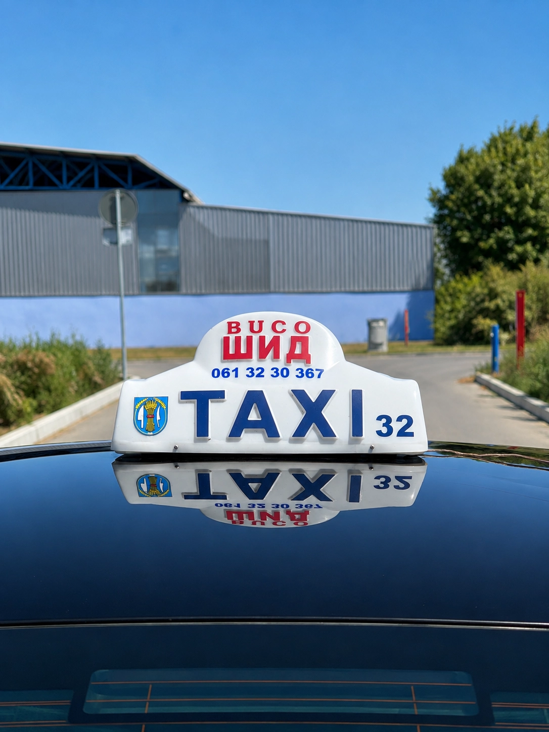 Krovna oznaka BUCO ŠID TAXI 32 sa brojem telefona